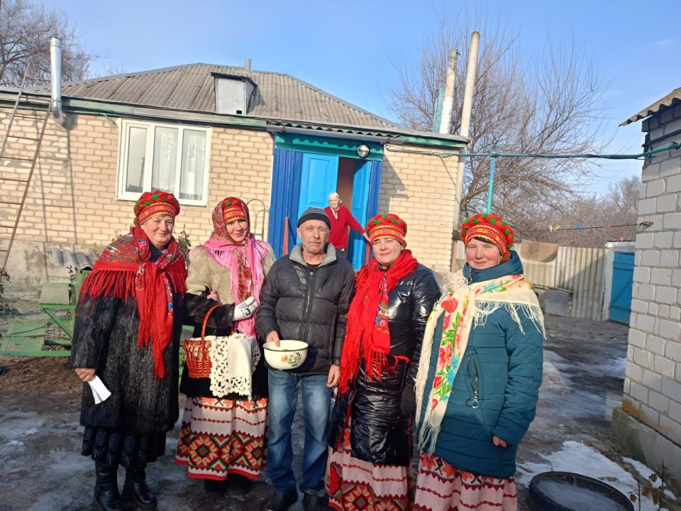 В Калмыковке Меловского округа прошло мероприятие «Фольклор – душа народная» В Калмыковке Меловского округа прошло мероприятие «Фольклор – душа народная»