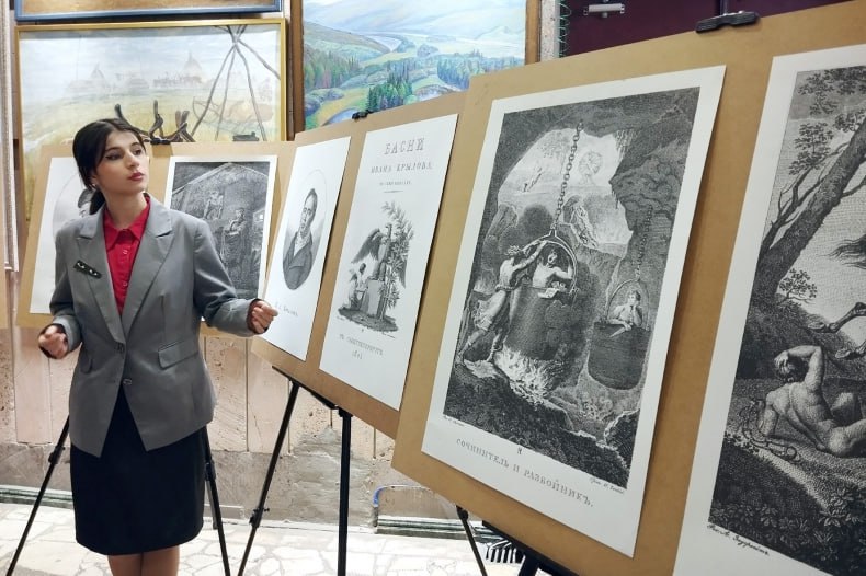 В Свердловском музее прошло открытие выставки «Касательно слова российского» В Свердловском музее прошло открытие выставки «Касательно слова российского»