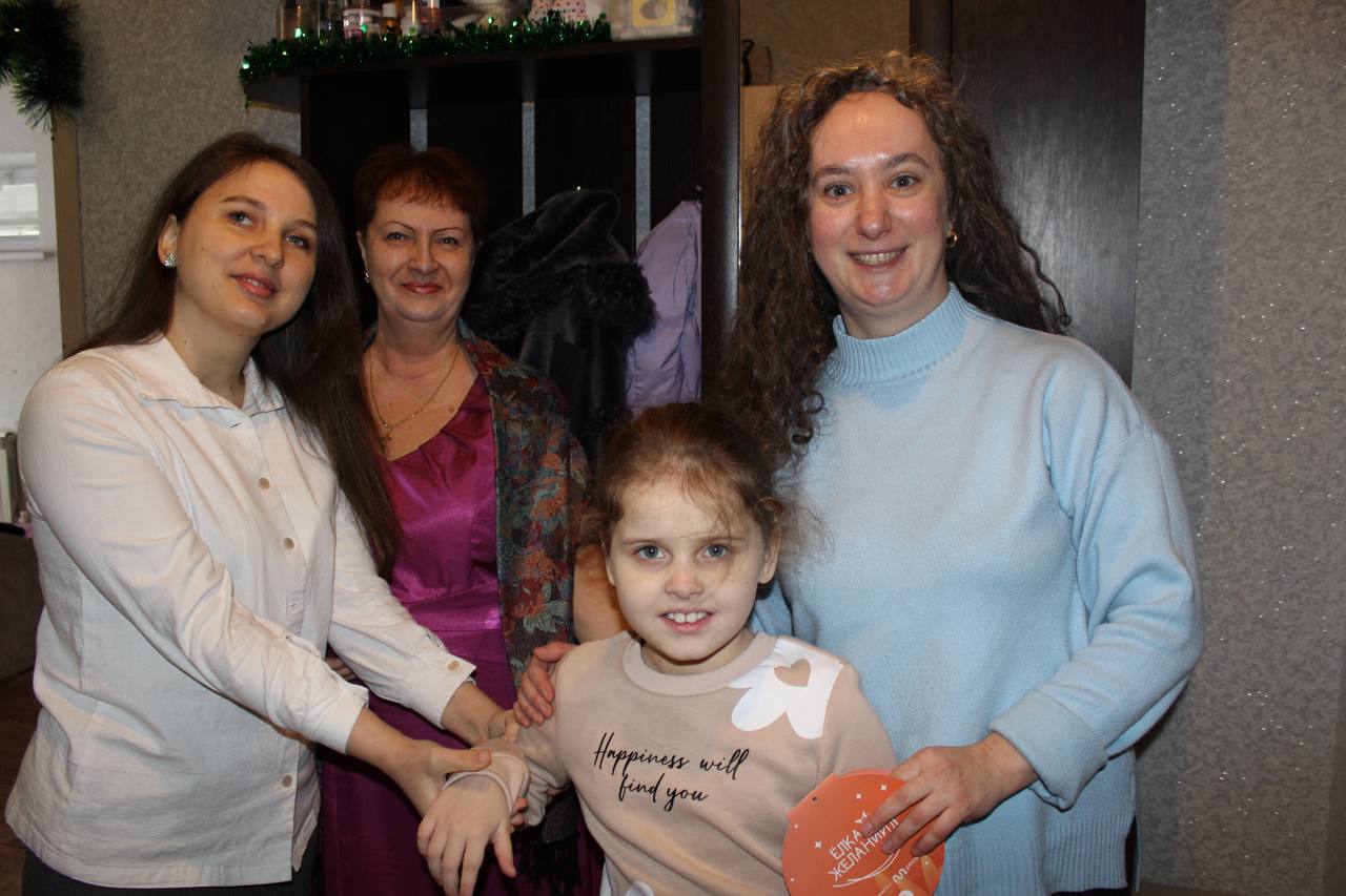 Совместно с Содружеством выпускников детских домов «Дети всей страны», фондом СТАТ.АП и Центральным офицерским клубом Воздушно-космических сил, команда Росстата и его территориальных органов приняли участие в акциях «Ёлка... Совместно с Содружеством выпускников детских домов «Дети всей страны», фондом СТАТ.АП и Центральным офицерским клубом Воздушно-космических сил, команда Росстата и его территориальных органов приняли участие в акциях «Ёлка...