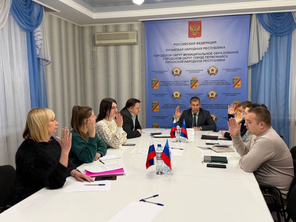 Сергей Колягин: Провел очередное заседание Конкурсной комиссии, на котором подвели итоги муниципального конкурса «Новогоднее настроение» Сергей Колягин: Провел очередное заседание Конкурсной комиссии, на котором подвели итоги муниципального конкурса «Новогоднее настроение»