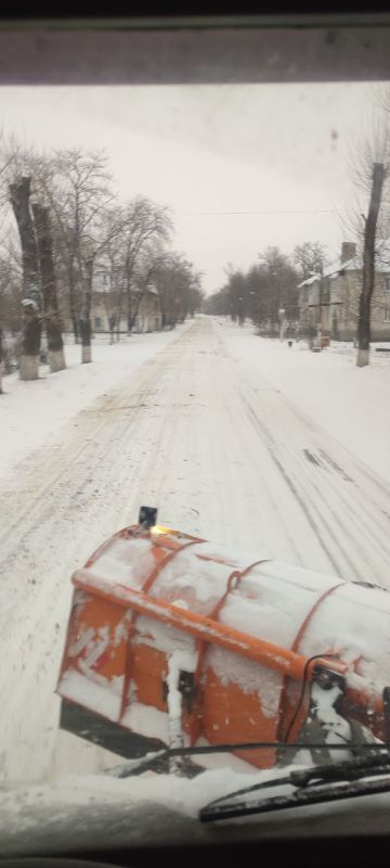 Безопасные дороги: Уборка и обработка улично-дорожной сети в нашем округе Безопасные дороги: Уборка и обработка улично-дорожной сети в нашем округе