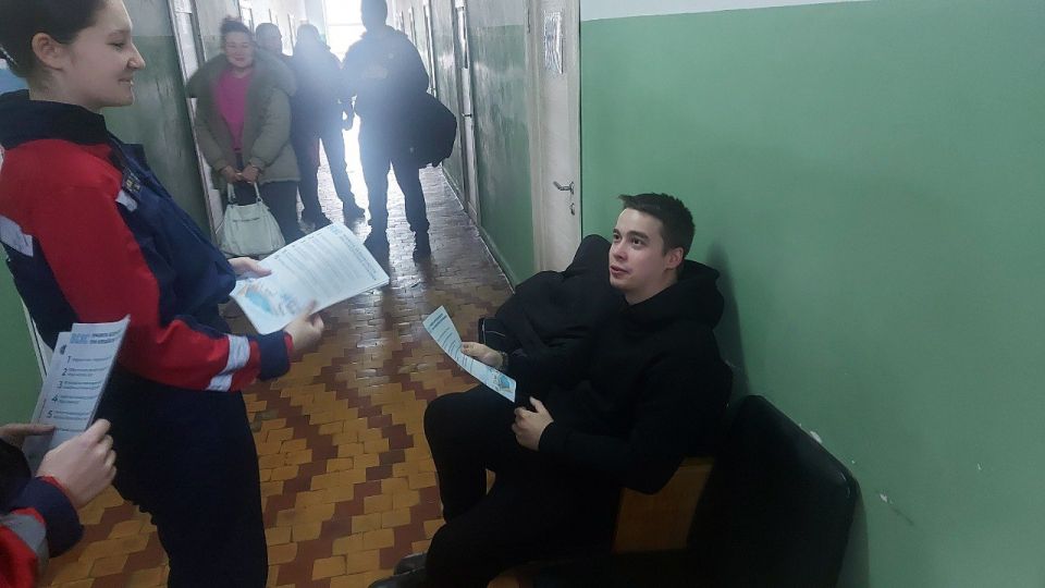 Добровольцы ССО «СТИмул» напомнили студентам и учащимся о правилах поведения в период Крещенских купаний Добровольцы ССО «СТИмул» напомнили студентам и учащимся о правилах поведения в период Крещенских купаний