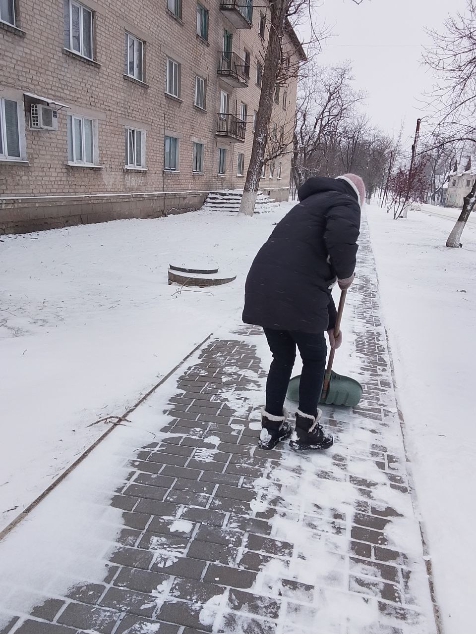 Интенсивная работа по расчистке улично-дорожной сети в поселках продолжается