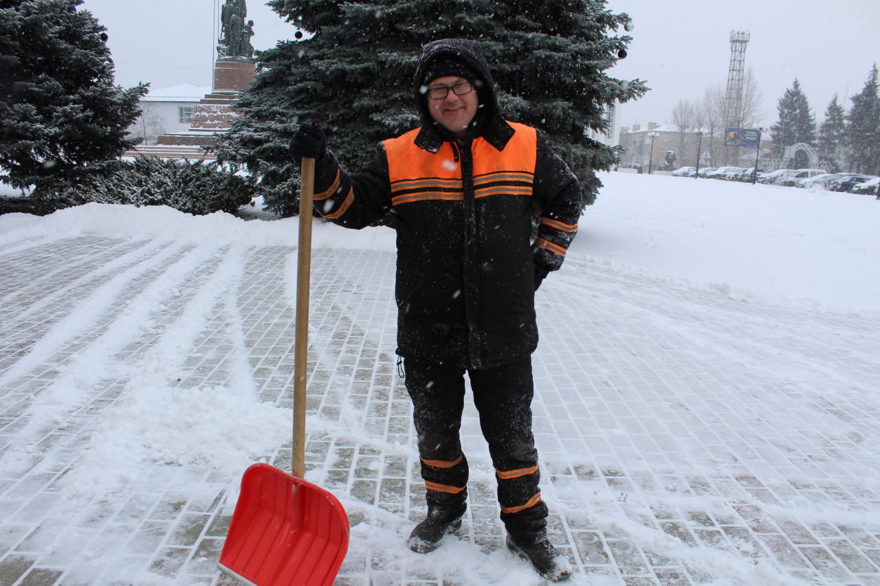 Муниципальное унитарное предприятие «Дорожно-эксплуатационное управление» продолжает активно работать над обеспечением безопасности и комфортного передвижения автолюбителей и жителей города