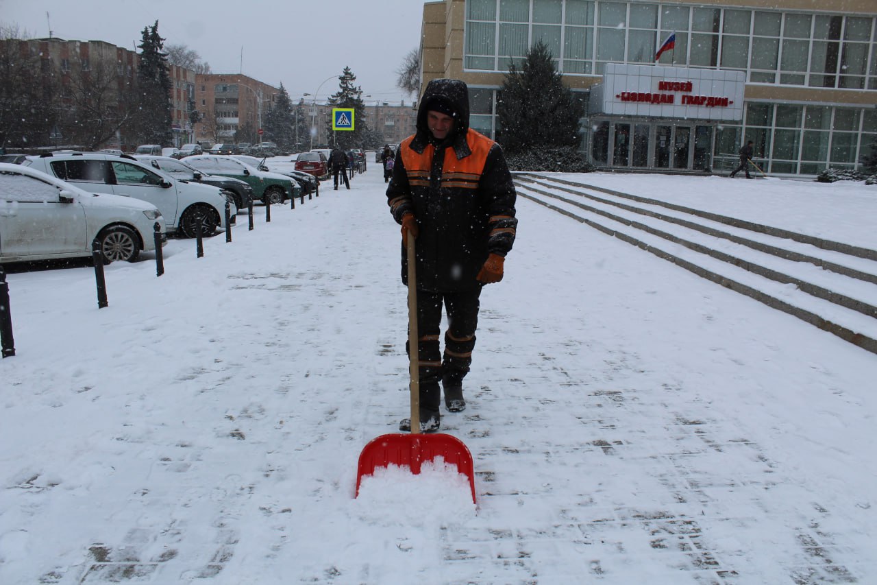 Муниципальное унитарное предприятие «Дорожно-эксплуатационное управление» продолжает активно работать над обеспечением безопасности и комфортного передвижения автолюбителей и жителей города Муниципальное унитарное предприятие «Дорожно-эксплуатационное управление» продолжает активно работать над обеспечением безопасности и комфортного передвижения автолюбителей и жителей города