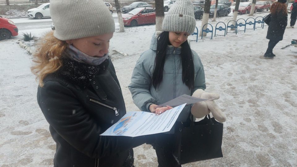 Добровольцы ССО «СТИмул» напомнили студентам и учащимся о правилах поведения в период Крещенских купаний Добровольцы ССО «СТИмул» напомнили студентам и учащимся о правилах поведения в период Крещенских купаний