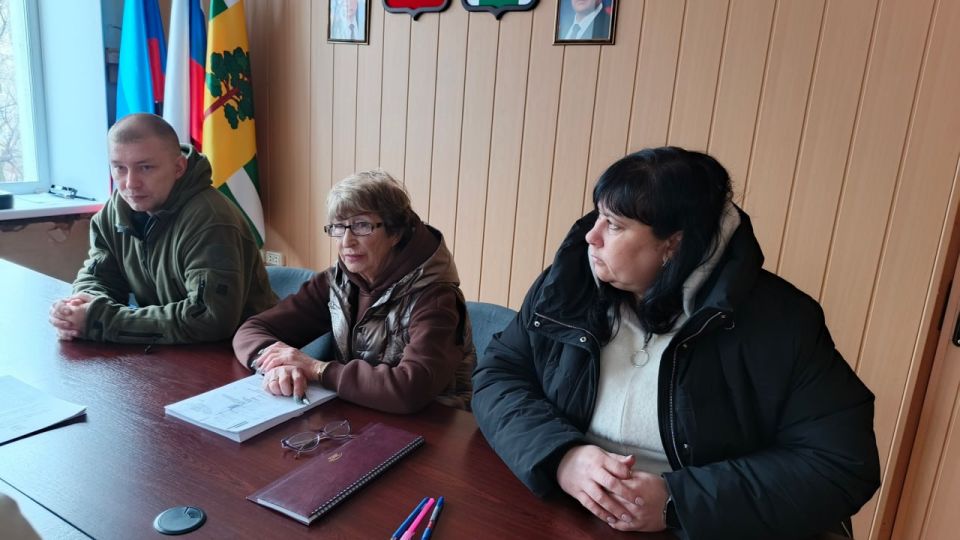 14.01.2026 в здании Администрации Г.о.г. Рубежное состоялись публичные слушания по темам: 14.01.2026 в здании Администрации Г.о.г. Рубежное состоялись публичные слушания по темам: