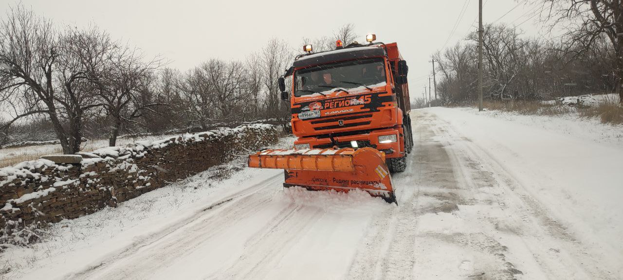 Андрей Рубанцов: В Ровеньках продолжается снегопад и продолжается работа коммунальных служб! Андрей Рубанцов: В Ровеньках продолжается снегопад и продолжается работа коммунальных служб!
