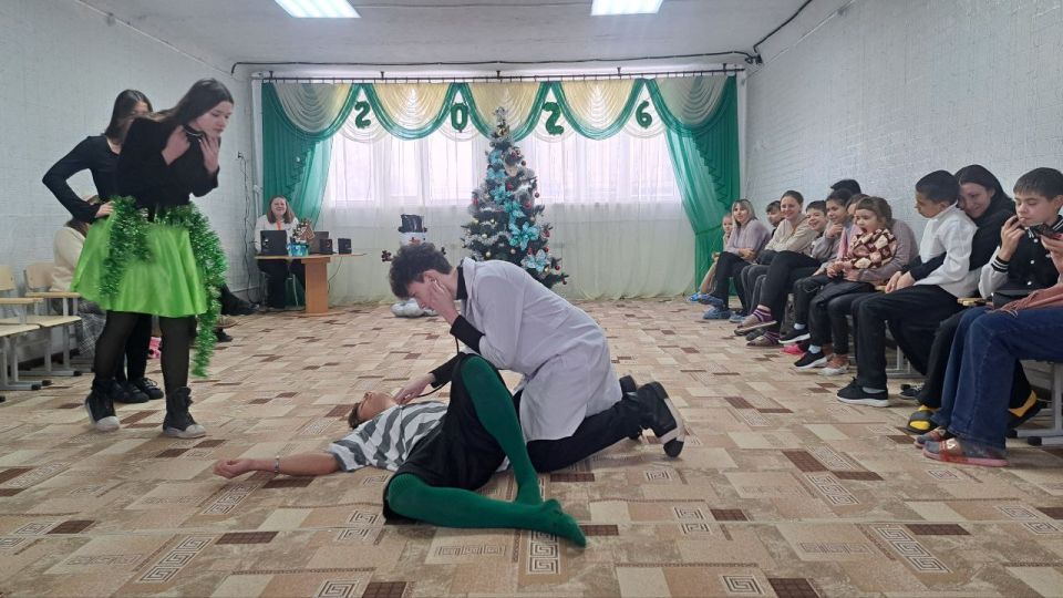 15 января труженики Ровеньковской гимназии имени писателя Н.Трублаини под руководством советника директора по воспитанию Чередниченко Ю.Л. показали волшебное театральное представление для воспитанников ГКУ ЛНР... 15 января труженики Ровеньковской гимназии имени писателя Н.Трублаини под руководством советника директора по воспитанию Чередниченко Ю.Л. показали волшебное театральное представление для воспитанников ГКУ ЛНР...