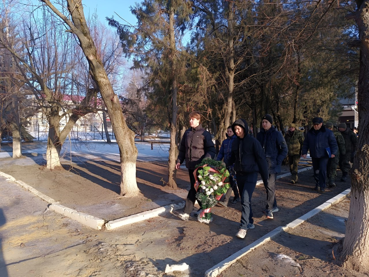 В Новострельцовке Меловского округа почтили память павших героев В Новострельцовке Меловского округа почтили память павших героев