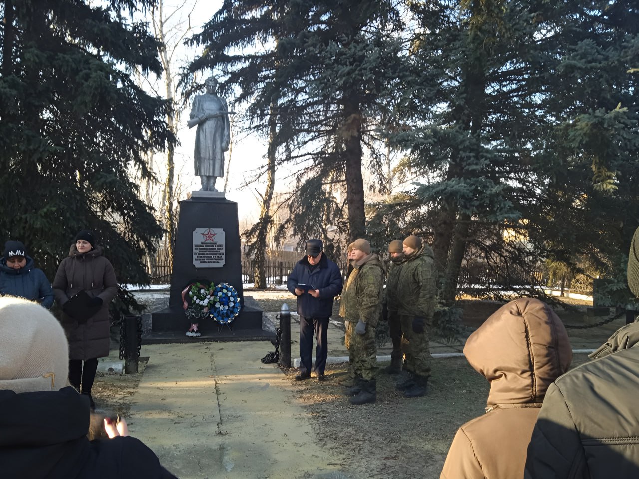 В Новострельцовке Меловского округа почтили память павших героев В Новострельцовке Меловского округа почтили память павших героев