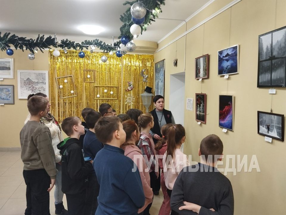 В Северодонецкой галерее представлены работы как местных мастеров, так и привезенные из других регионов В Северодонецкой галерее представлены работы как местных мастеров, так и привезенные из других регионов