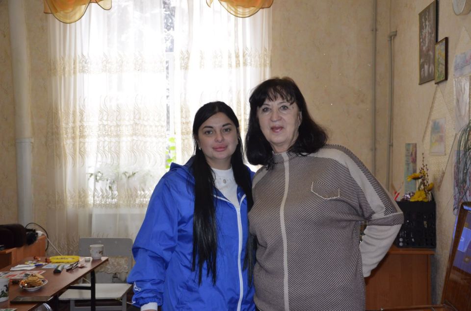 Активисты Лутугинского местного отделения партии «Единая Россия» поздравили со старым Новым годом клуб «Ветеран» Активисты Лутугинского местного отделения партии «Единая Россия» поздравили со старым Новым годом клуб «Ветеран»