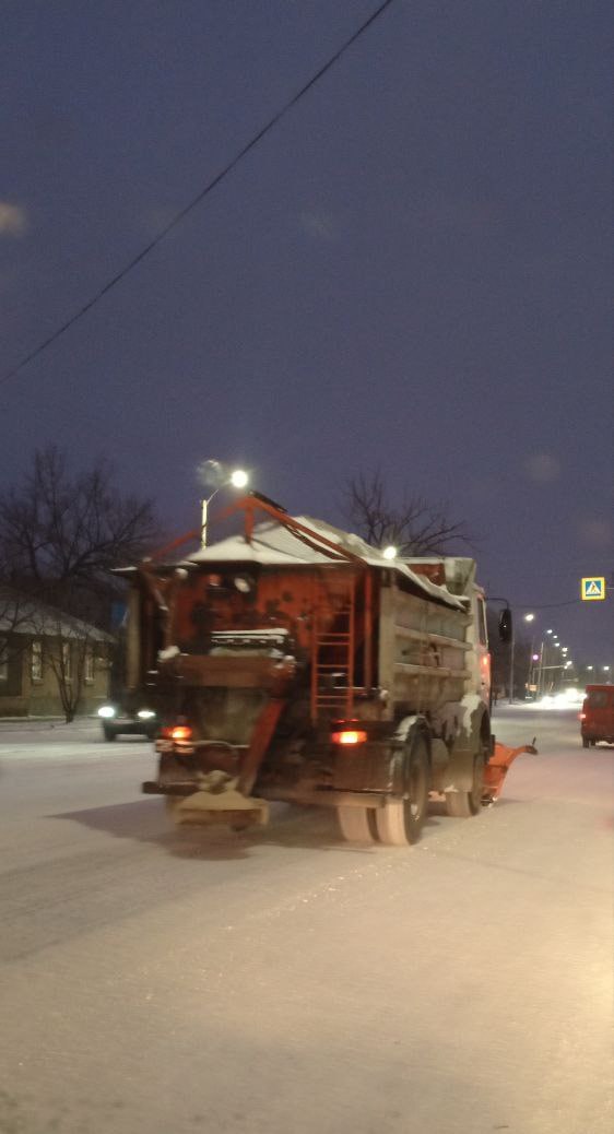 Снег прибавил работы коммунальщикам Снег прибавил работы коммунальщикам