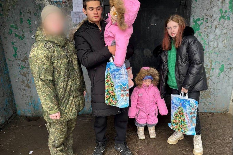 В Свердловске продолжают дарить детям надежду и веру в добро