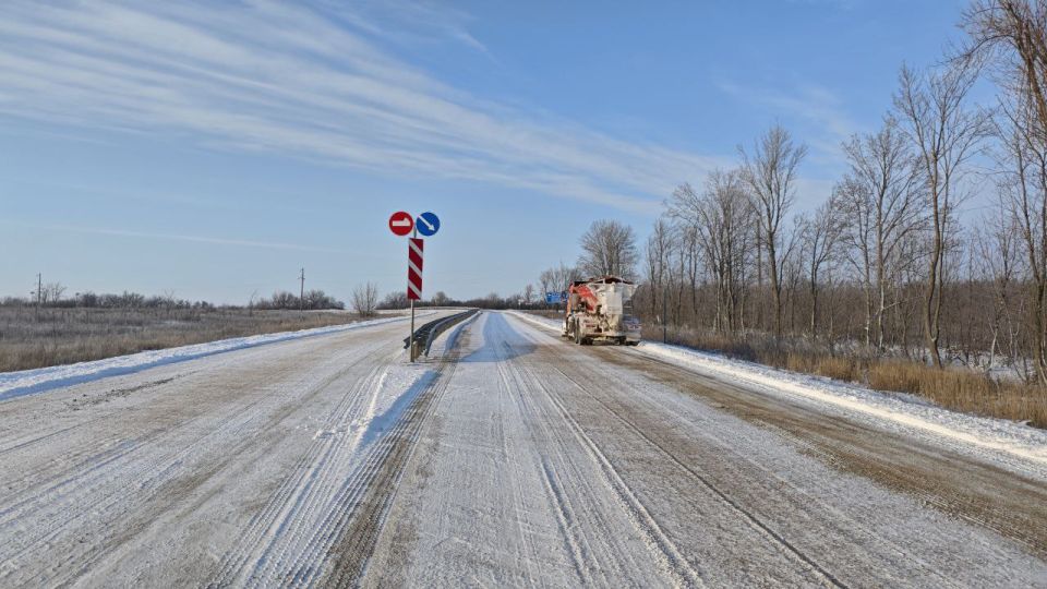 Продолжается расчистка автодорог республики Продолжается расчистка автодорог республики