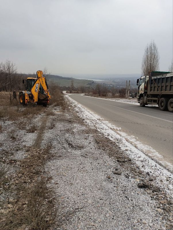 В Бугаевке проведена работа по вывозу несанкционированных свалок В Бугаевке проведена работа по вывозу несанкционированных свалок