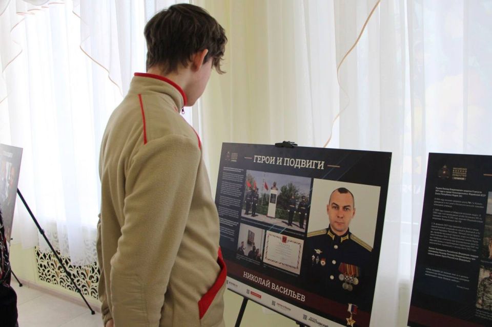 В рамках празднования 83-й годовщины освобождения Меловщины от немецко-фашистских захватчиков в Центральном доме культуры состоялось знаковое событие — открытие фотовыставки «Герои и подвиги: Мои земляки — Герои России» В рамках празднования 83-й годовщины освобождения Меловщины от немецко-фашистских захватчиков в Центральном доме культуры состоялось знаковое событие — открытие фотовыставки «Герои и подвиги: Мои земляки — Герои России»
