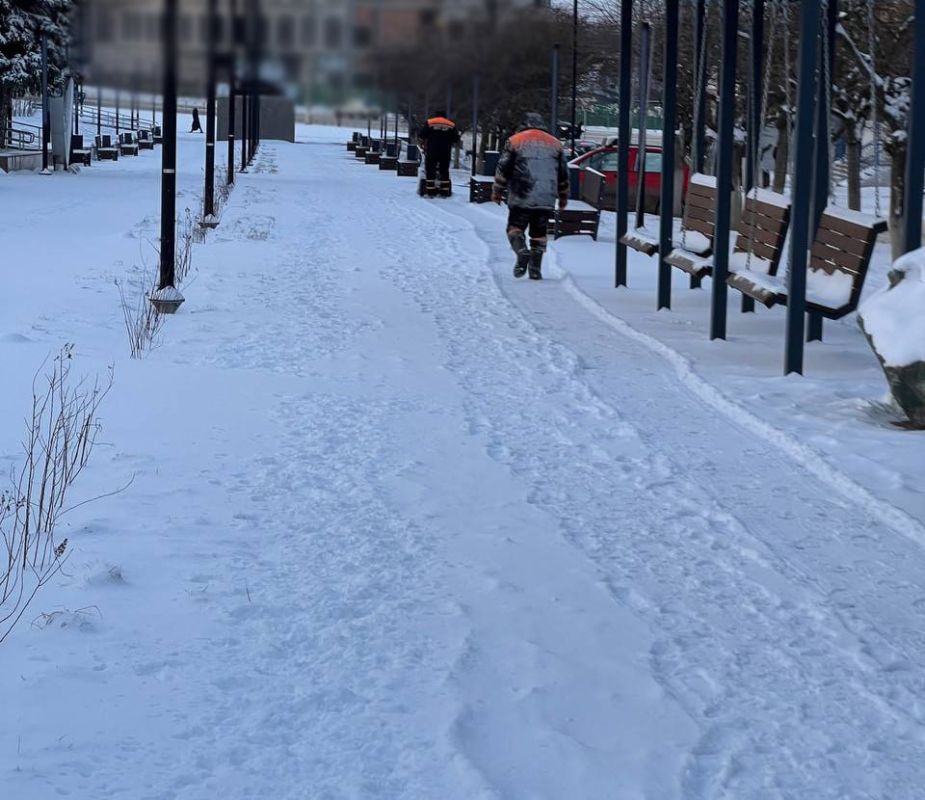 Для обеспечения безопасности и комфортного передвижения жителей Краснодона в зимний период, муниципальное унитарное предприятие «Дорожно-эксплуатационное управление» провело масштабные работы по очистке общественных... Для обеспечения безопасности и комфортного передвижения жителей Краснодона в зимний период, муниципальное унитарное предприятие «Дорожно-эксплуатационное управление» провело масштабные работы по очистке общественных...