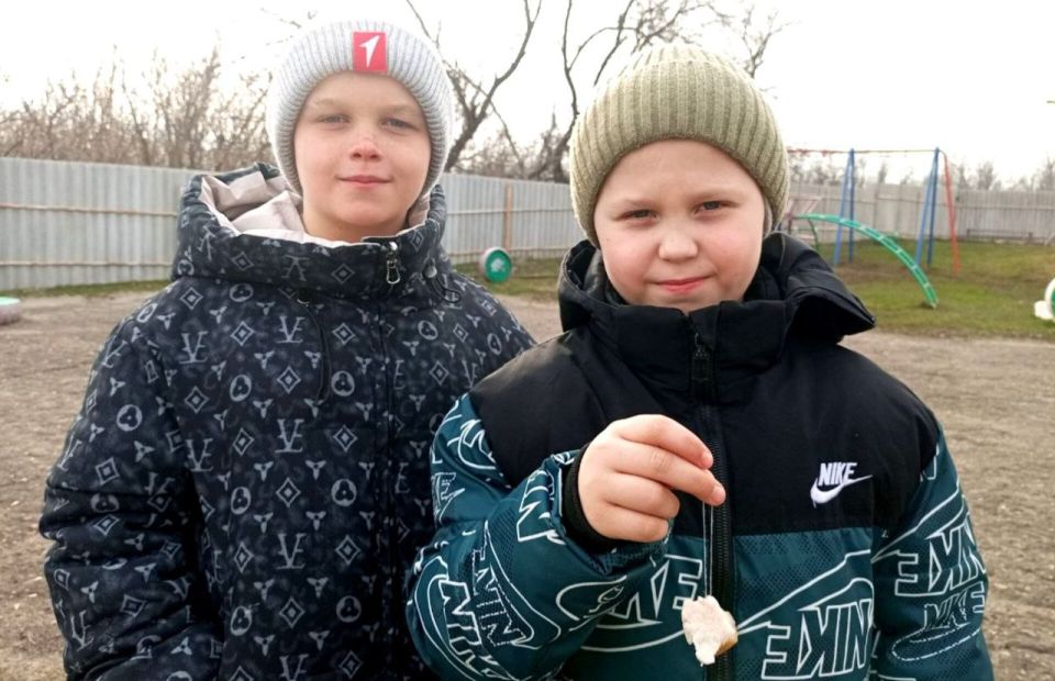Активисты Движения Первых совместно с Орлятами, организовали акцию «Покормите птиц зимой!» Активисты Движения Первых совместно с Орлятами, организовали акцию «Покормите птиц зимой!»