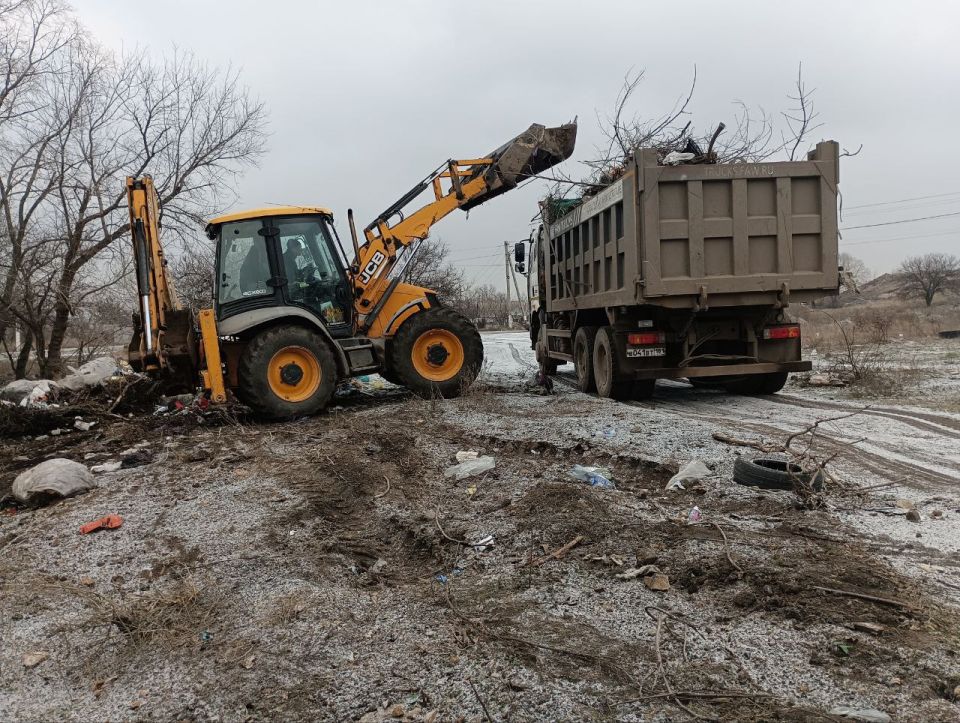 В Бугаевке проведена работа по вывозу несанкционированных свалок В Бугаевке проведена работа по вывозу несанкционированных свалок