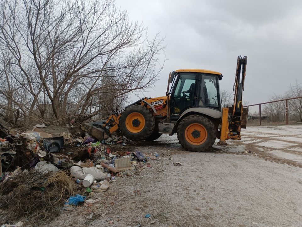 В Бугаевке проведена работа по вывозу несанкционированных свалок В Бугаевке проведена работа по вывозу несанкционированных свалок
