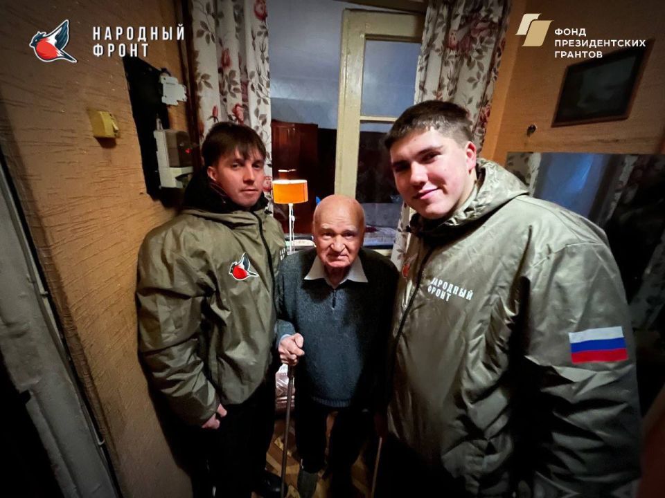Команда Молодёжки НФ провела особенный день, посетив нашего дорогого ветерана Команда Молодёжки НФ провела особенный день, посетив нашего дорогого ветерана