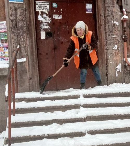 Коммунальными службами проведены работы на территории города Коммунальными службами проведены работы на территории города