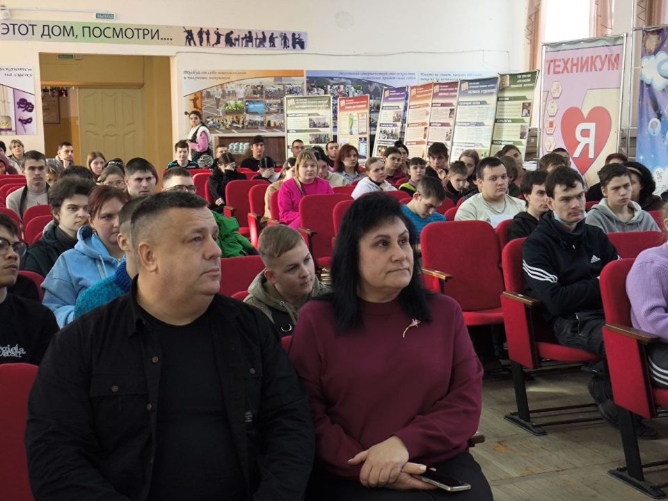 ДЕНЬ ДОБРА И СВЕТА: ВСТРЕЧА В ЛУГАНСКОМ ТЕХНИКУМЕ-ИНТЕРНАТЕ ДЕНЬ ДОБРА И СВЕТА: ВСТРЕЧА В ЛУГАНСКОМ ТЕХНИКУМЕ-ИНТЕРНАТЕ