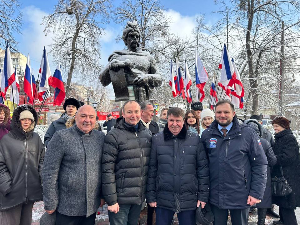 1 В Крыму почтили память Переяславской Рады как основу русского единства 1 В Крыму почтили память Переяславской Рады как основу русского единства