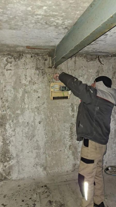 Шеф-регион Республика Башкортостан приступил к ремонту лифта в МКД в Красном Луче Шеф-регион Республика Башкортостан приступил к ремонту лифта в МКД в Красном Луче