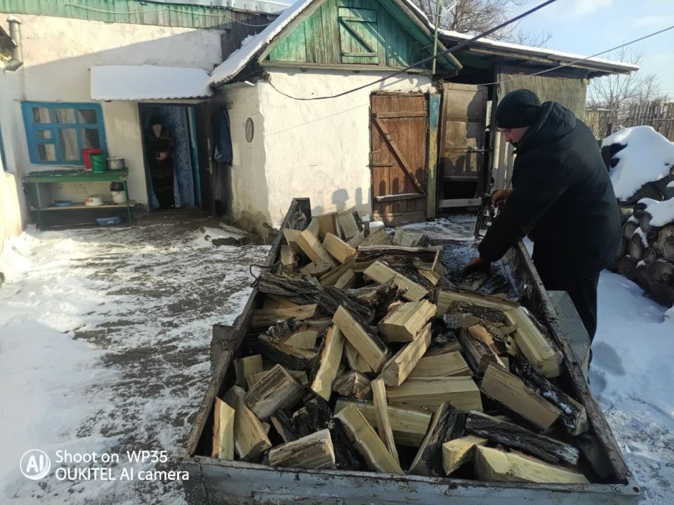 16 января в рамках акции «Сделай доброе дело», которая проходит на постоянной основе, отделом по обеспечению жизнедеятельности пгт Бугаёвка Администрации муниципального округа совместно с работниками МУП...