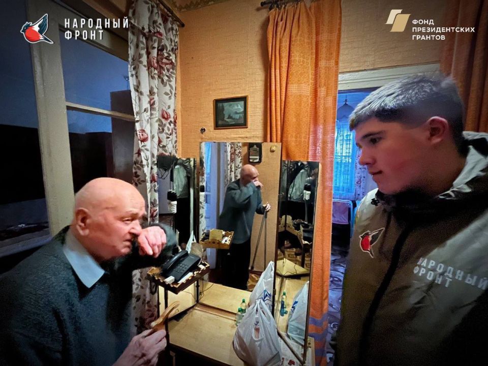 Команда Молодёжки НФ провела особенный день, посетив нашего дорогого ветерана Команда Молодёжки НФ провела особенный день, посетив нашего дорогого ветерана