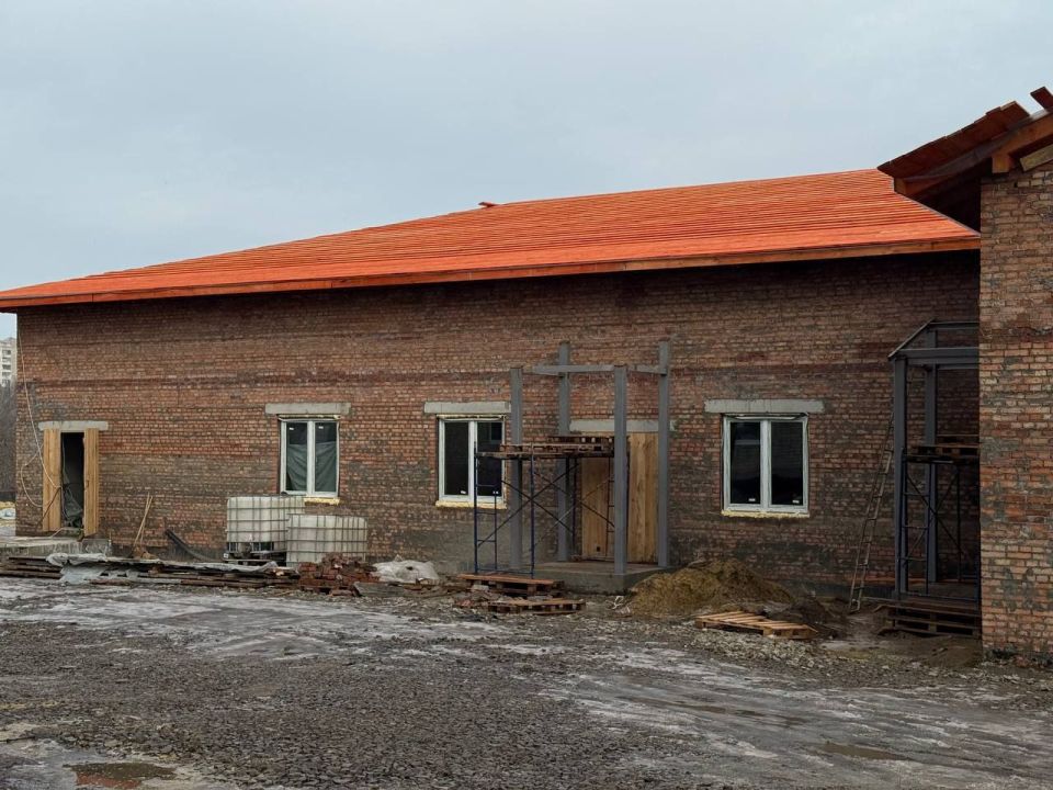 На территории Краснодонской центральной городской многопрофильной больницы специалисты строительной компании «СТИЛЛ» продолжают активное возведение патологоанатомического отделения На территории Краснодонской центральной городской многопрофильной больницы специалисты строительной компании «СТИЛЛ» продолжают активное возведение патологоанатомического отделения