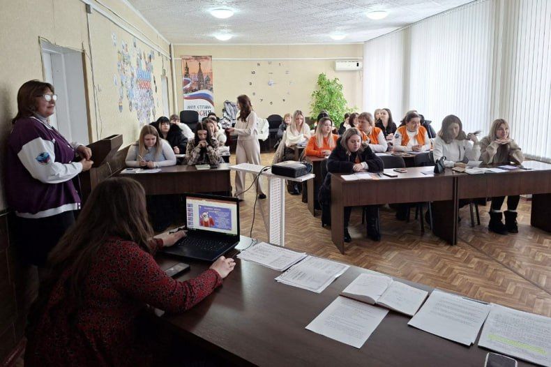 Совещание советников директора по воспитанию и взаимодействию с детскими общественными объединениями Совещание советников директора по воспитанию и взаимодействию с детскими общественными объединениями