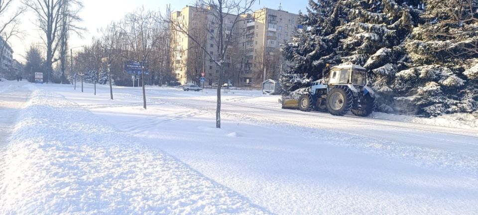 МУП «ДЭП города Рубежное» продолжает обеспечивать зимнюю безопасность на улицах города МУП «ДЭП города Рубежное» продолжает обеспечивать зимнюю безопасность на улицах города