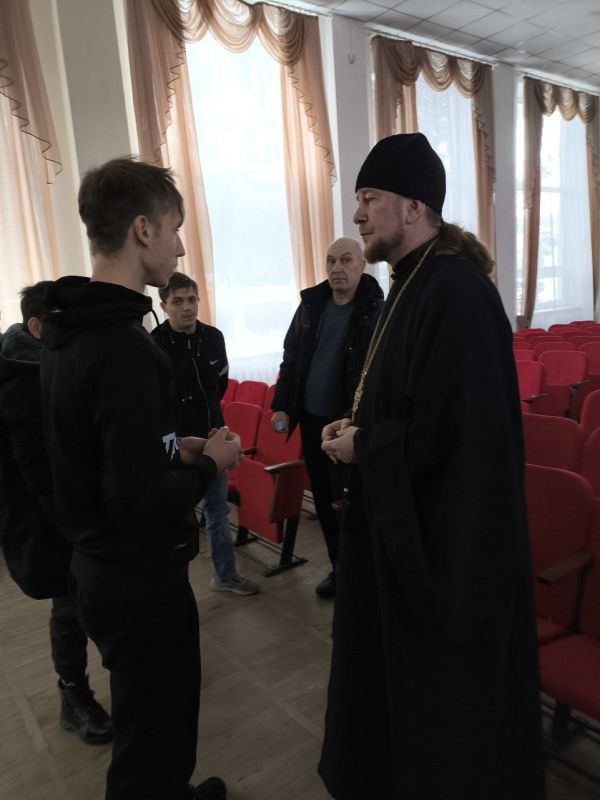 ДЕНЬ ДОБРА И СВЕТА: ВСТРЕЧА В ЛУГАНСКОМ ТЕХНИКУМЕ-ИНТЕРНАТЕ ДЕНЬ ДОБРА И СВЕТА: ВСТРЕЧА В ЛУГАНСКОМ ТЕХНИКУМЕ-ИНТЕРНАТЕ