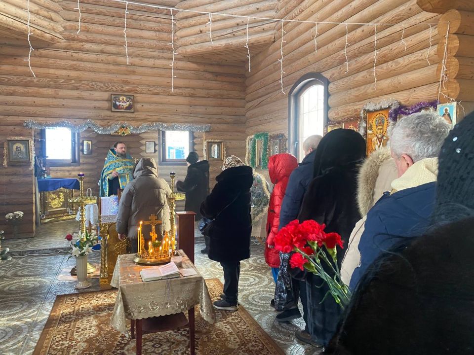 В храме в честь иконы Божией Матери Взыскание погибших, который находится на территории луганской городской многопрофильной больницы №7, прошла панихида в память о погибших во время техногенной катастрофы 18 января 2010 года В храме в честь иконы Божией Матери Взыскание погибших, который находится на территории луганской городской многопрофильной больницы №7, прошла панихида в память о погибших во время техногенной катастрофы 18 января 2010 года
