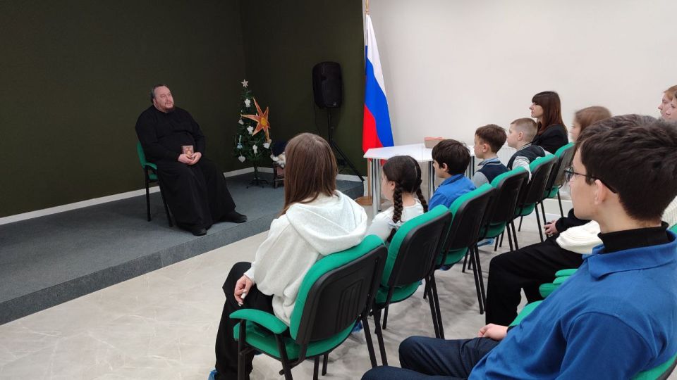 В Перевальской модельной библиотеке прошёл духовно-познавательный час «Крещение Господне» В Перевальской модельной библиотеке прошёл духовно-познавательный час «Крещение Господне»