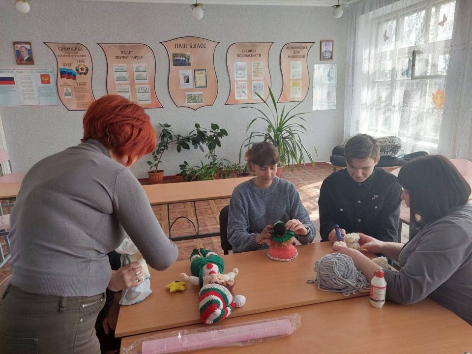 17 января отмечается День детских изобретений! В рамках Всероссийской акции "Я - изобретатель" активисты первичного отделения Движения Первых ,обучащиеся Ясеновской школы №2 им. Д. В. Лазутина приняли участие в этом... 17 января отмечается День детских изобретений! В рамках Всероссийской акции "Я - изобретатель" активисты первичного отделения Движения Первых ,обучащиеся Ясеновской школы №2 им. Д. В. Лазутина приняли участие в этом...