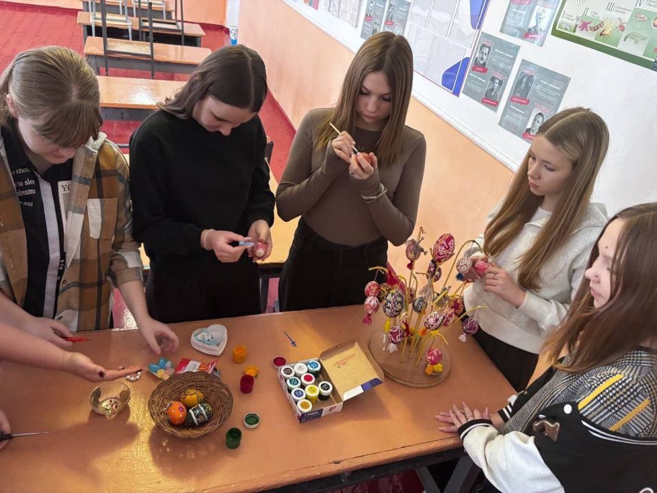 17 января отмечается День детских изобретений! В рамках Всероссийской акции "Я - изобретатель" активисты первичного отделения Движения Первых ,обучащиеся Ясеновской школы №2 им. Д. В. Лазутина приняли участие в этом... 17 января отмечается День детских изобретений! В рамках Всероссийской акции "Я - изобретатель" активисты первичного отделения Движения Первых ,обучащиеся Ясеновской школы №2 им. Д. В. Лазутина приняли участие в этом...