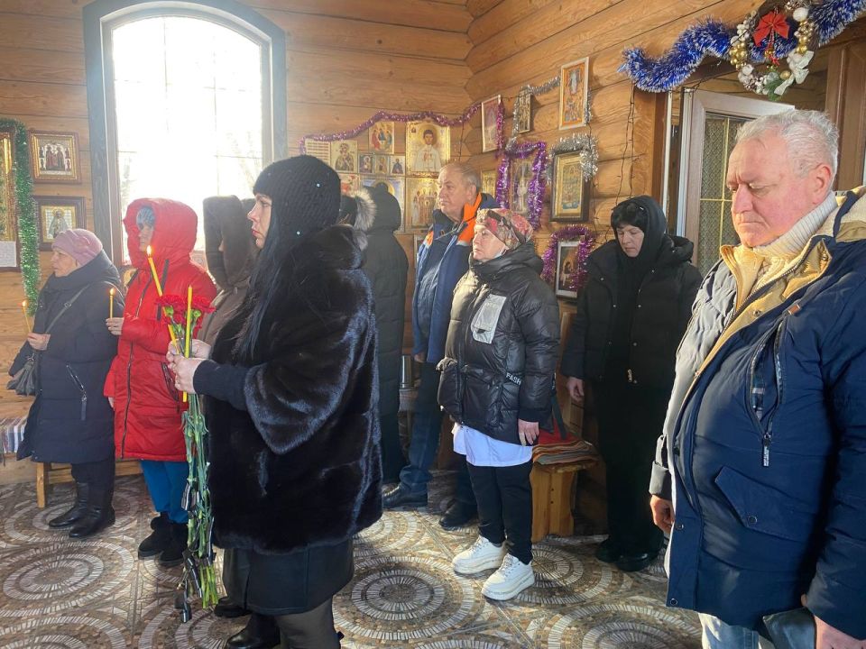 В храме в честь иконы Божией Матери Взыскание погибших, который находится на территории луганской городской многопрофильной больницы №7, прошла панихида в память о погибших во время техногенной катастрофы 18 января 2010 года В храме в честь иконы Божией Матери Взыскание погибших, который находится на территории луганской городской многопрофильной больницы №7, прошла панихида в память о погибших во время техногенной катастрофы 18 января 2010 года