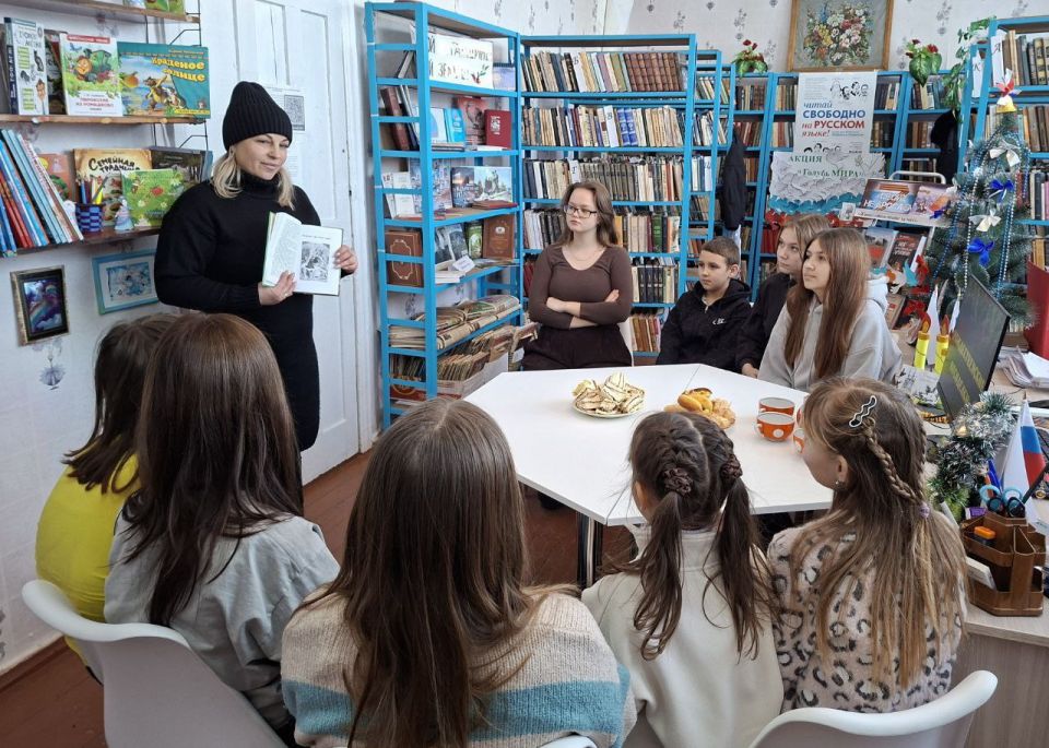 Рождественские посиделки. «Мир загадочный, мир сказочный» Рождественские посиделки. «Мир загадочный, мир сказочный»