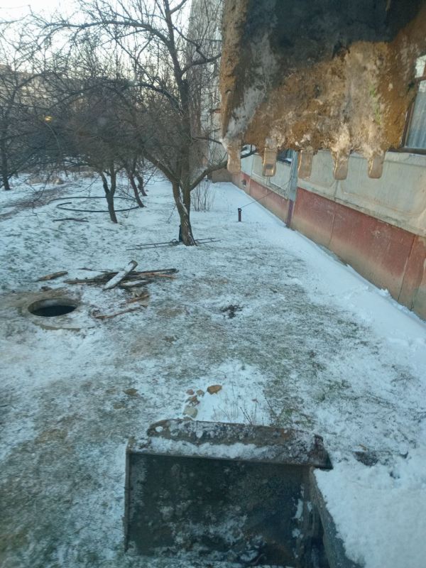 В Краснодоне продолжаются работы по ликвидации аварийной ситуации на сетях водоснабжения В Краснодоне продолжаются работы по ликвидации аварийной ситуации на сетях водоснабжения
