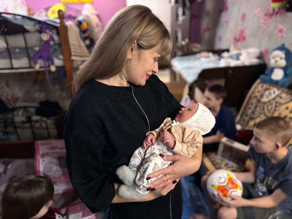 Новогоднее чудо для многодетной семьи Новогоднее чудо для многодетной семьи