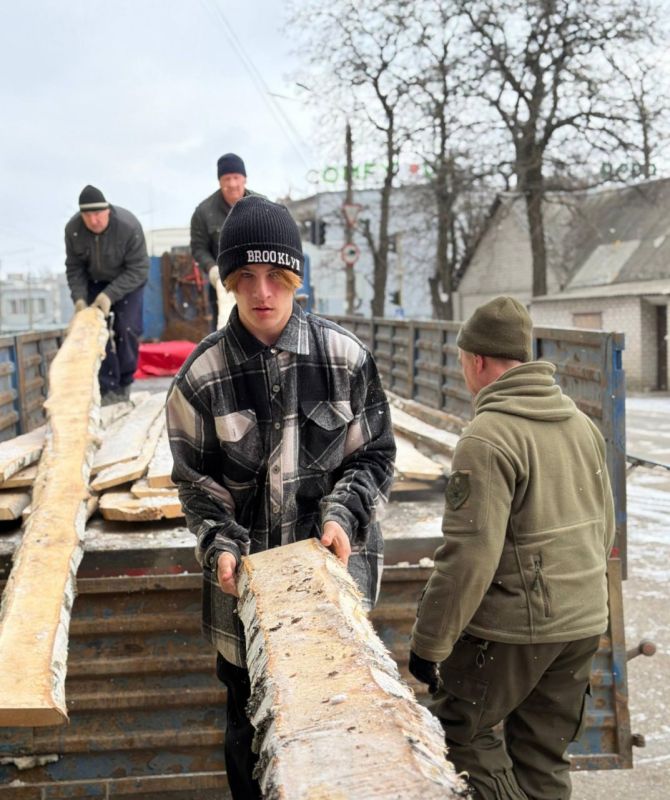 Алькеевский район Республики Татарстан направил очередную партию гуманитарной помощи в подшефный Лисичанск Алькеевский район Республики Татарстан направил очередную партию гуманитарной помощи в подшефный Лисичанск