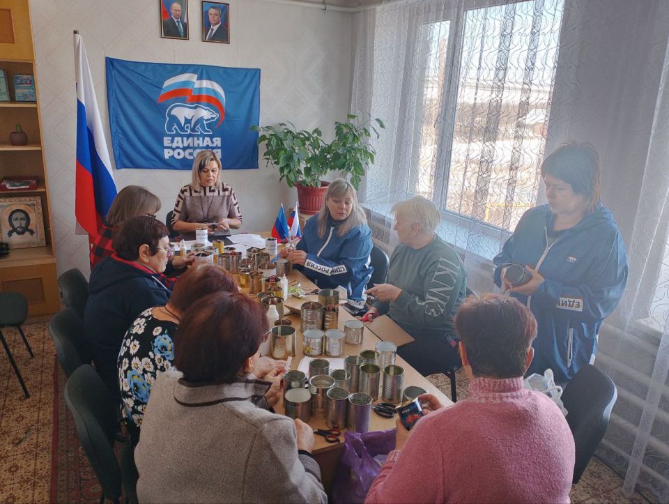 В рамках акции «Zа Победу», инициированной партией «Единая Россия», активисты первичного отделения №25 поселка Есауловка изготовили окопные свечи для наших защитников В рамках акции «Zа Победу», инициированной партией «Единая Россия», активисты первичного отделения №25 поселка Есауловка изготовили окопные свечи для наших защитников