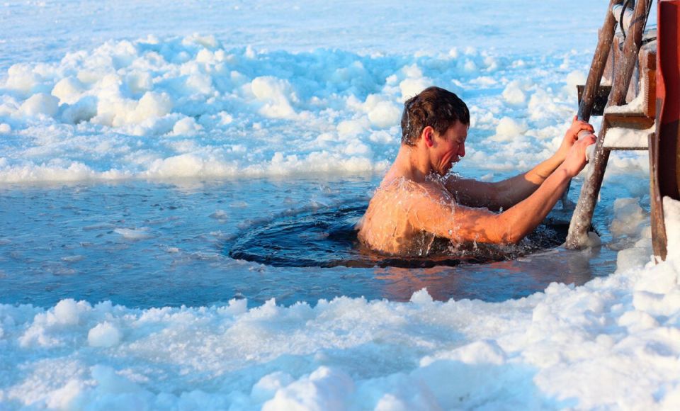 С Крещением Господним!. Сегодня великий праздник — день, когда вода наполняется особой силой и благодатью С Крещением Господним!. Сегодня великий праздник — день, когда вода наполняется особой силой и благодатью