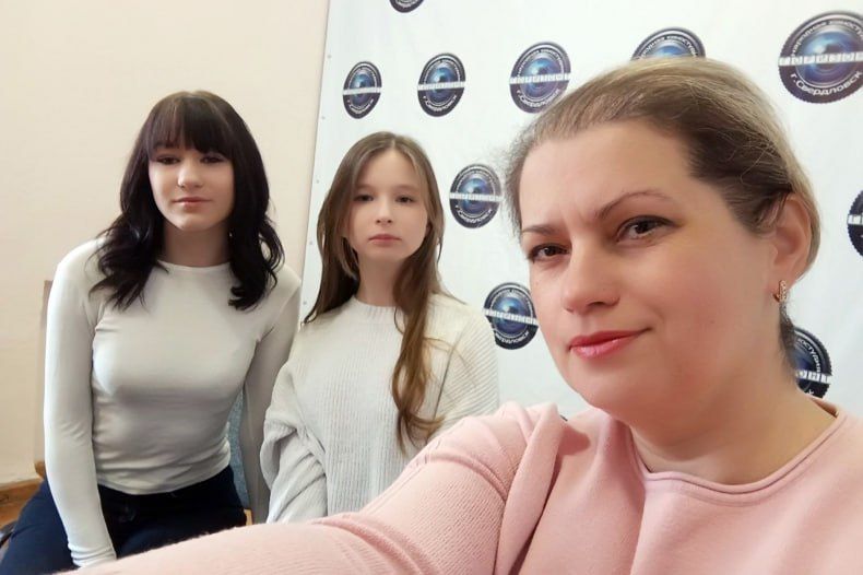 Возродим святыню вместе!. Ещё 16 января юнкоры Свердловской народной киностудии «Горизонт» приняли участие в телемосте с Красноярском «Медиавызов молодых» Возродим святыню вместе!. Ещё 16 января юнкоры Свердловской народной киностудии «Горизонт» приняли участие в телемосте с Красноярском «Медиавызов молодых»