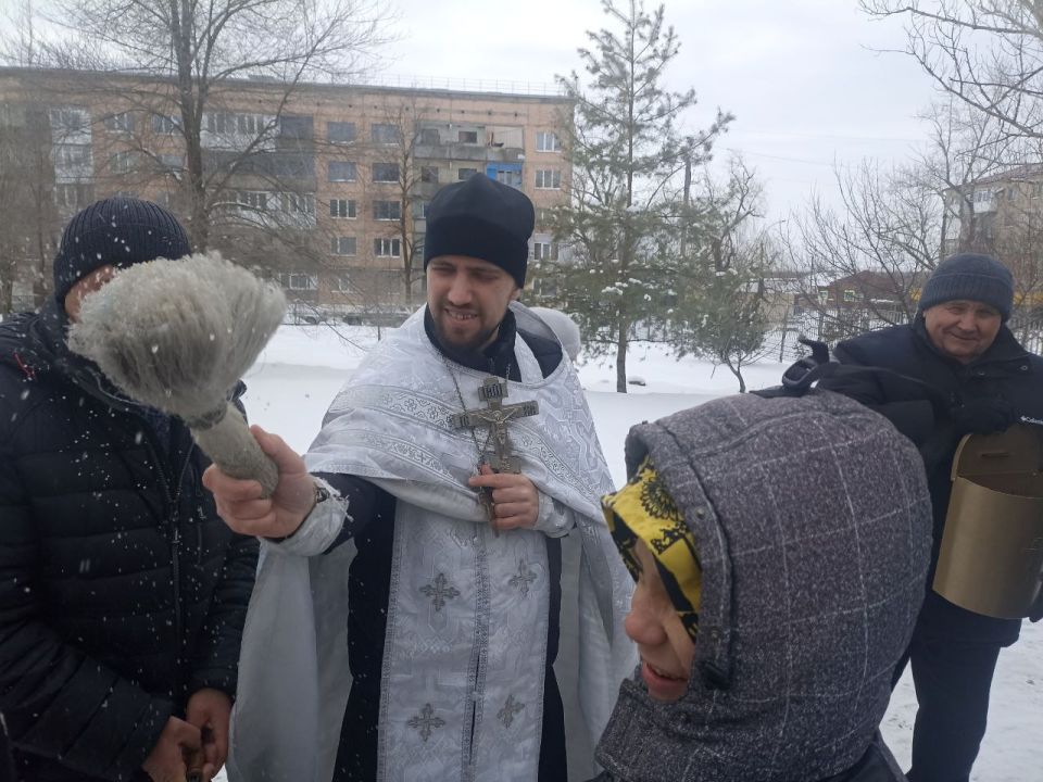 19 января в храмах Краснодонского муниципального округа состоялись торжественные богослужения, посвящённые празднованию Крещения Господня — одного из главных православных праздников 19 января в храмах Краснодонского муниципального округа состоялись торжественные богослужения, посвящённые празднованию Крещения Господня — одного из главных православных праздников